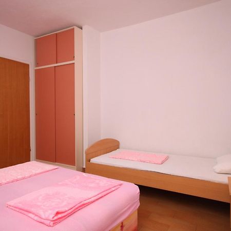 Apartments With A Parking Space Zivogosce - Porat, Makarska - 6700 Igrane Room photo